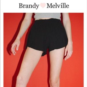 Brandy Melville flows shorts
